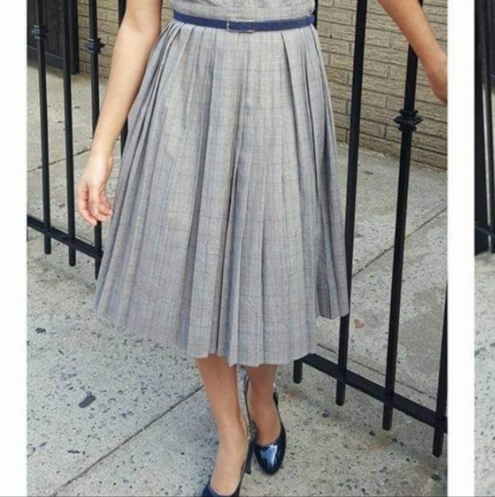 Dress - Picture 2 of 4